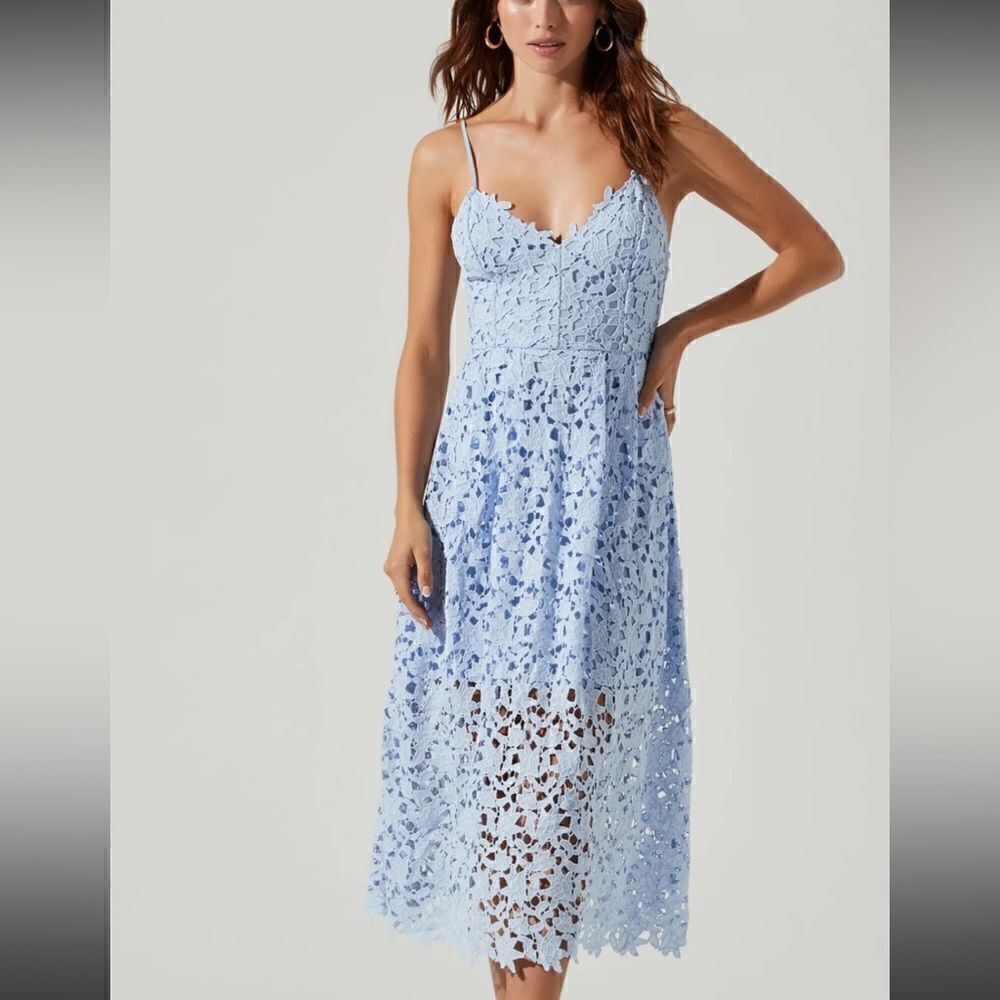 new ASTR LACE A LINE MIDI DRESS periwinkle lace sold out medium nwt - Picture 5 of 9